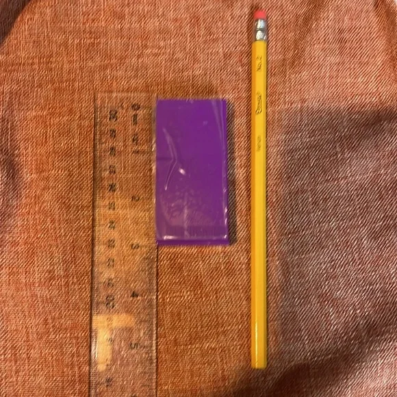 FREE Clinique 01 like mink Eyeshadow Duo with purchase - Picture 3 of 4